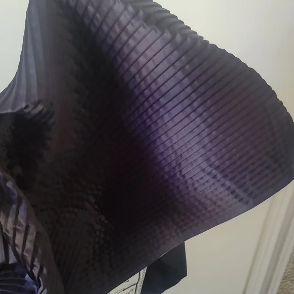 Elegant Newspaper Print/Black Coat - Picture 2 of 6